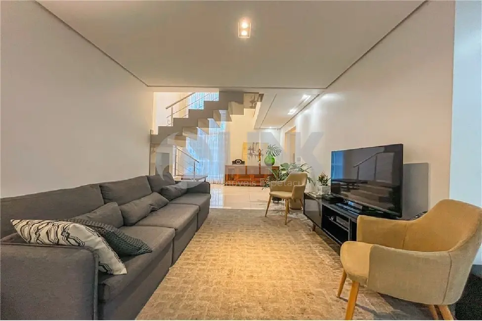 Foto 8 de Casa com 4 quartos à venda, 300m2 em Chácara das Pedras, Porto Alegre - RS