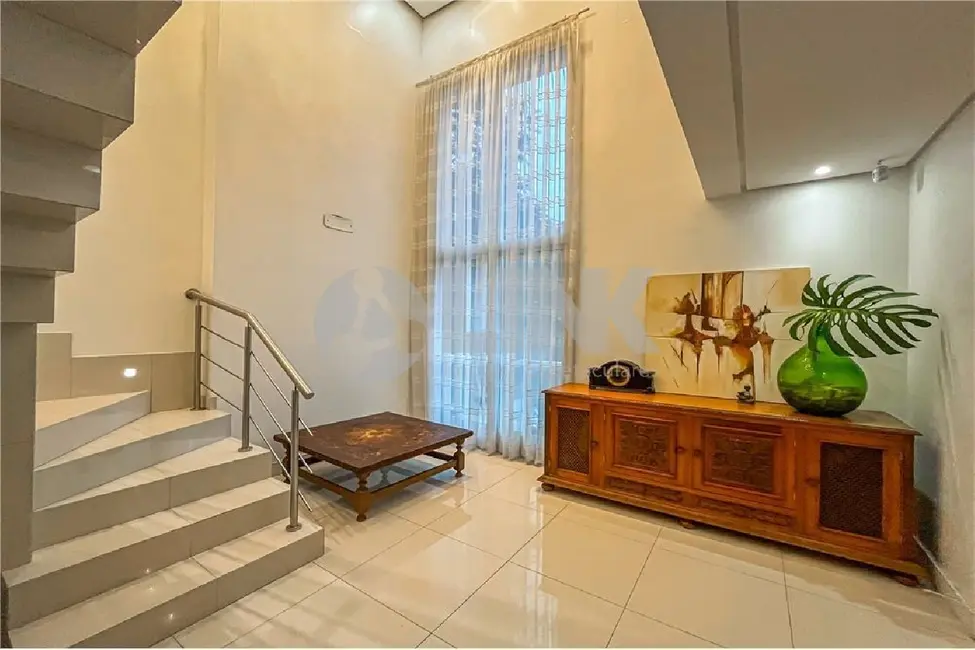 Foto 4 de Casa com 4 quartos à venda, 300m2 em Chácara das Pedras, Porto Alegre - RS