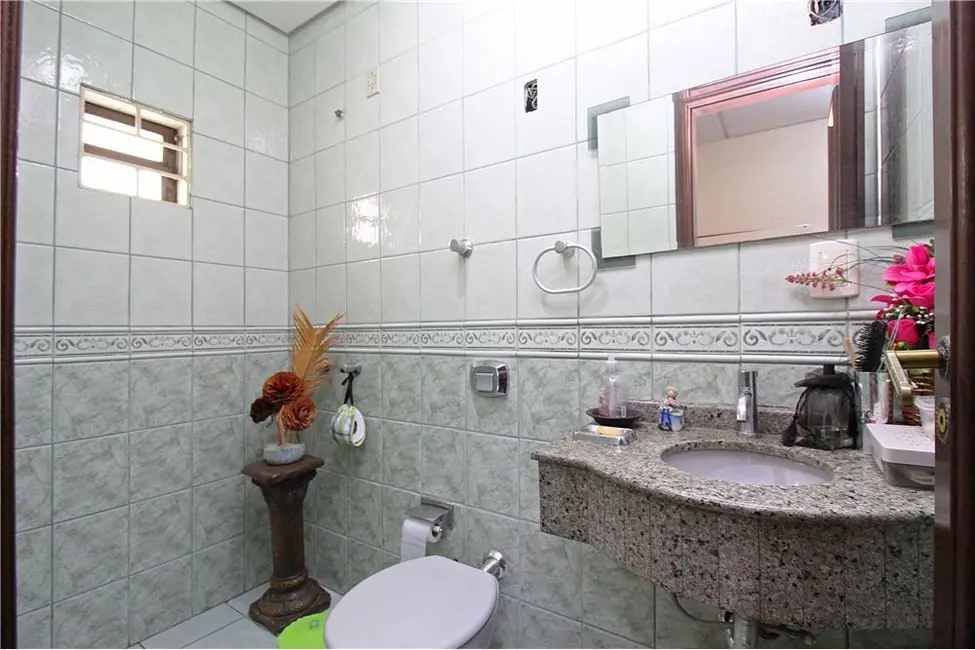 Casa com 4 quartos à venda, 271m2 em Partenon, Porto Alegre - RS - imagem 4 Foto 4 de Casa com 4 quartos à venda, 271m2 em Partenon, Porto Alegre - RS