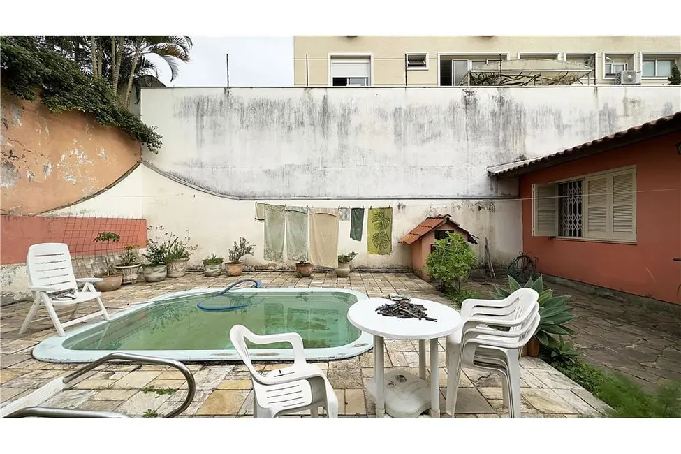 Casa com 3 quartos à venda, 300m2 em Passo da Areia, Porto Alegre - RS - imagem 4 Foto 4 de Casa com 3 quartos à venda, 300m2 em Passo da Areia, Porto Alegre - RS