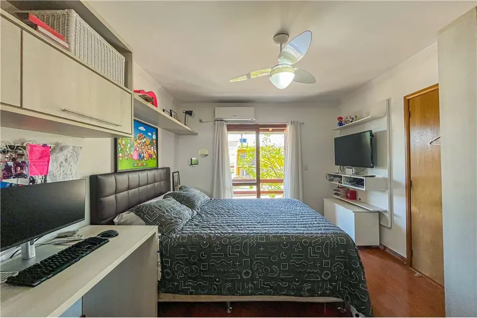 Casa com 3 quartos à venda, 182m2 em Vila Ipiranga, Porto Alegre - RS - imagem 6 Foto 6 de Casa com 3 quartos à venda, 182m2 em Vila Ipiranga, Porto Alegre - RS