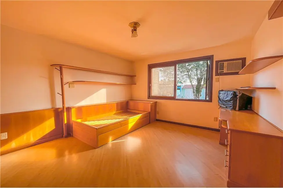Foto 9 de Casa com 4 quartos à venda, 280m2 em Jardim Leopoldina, Porto Alegre - RS