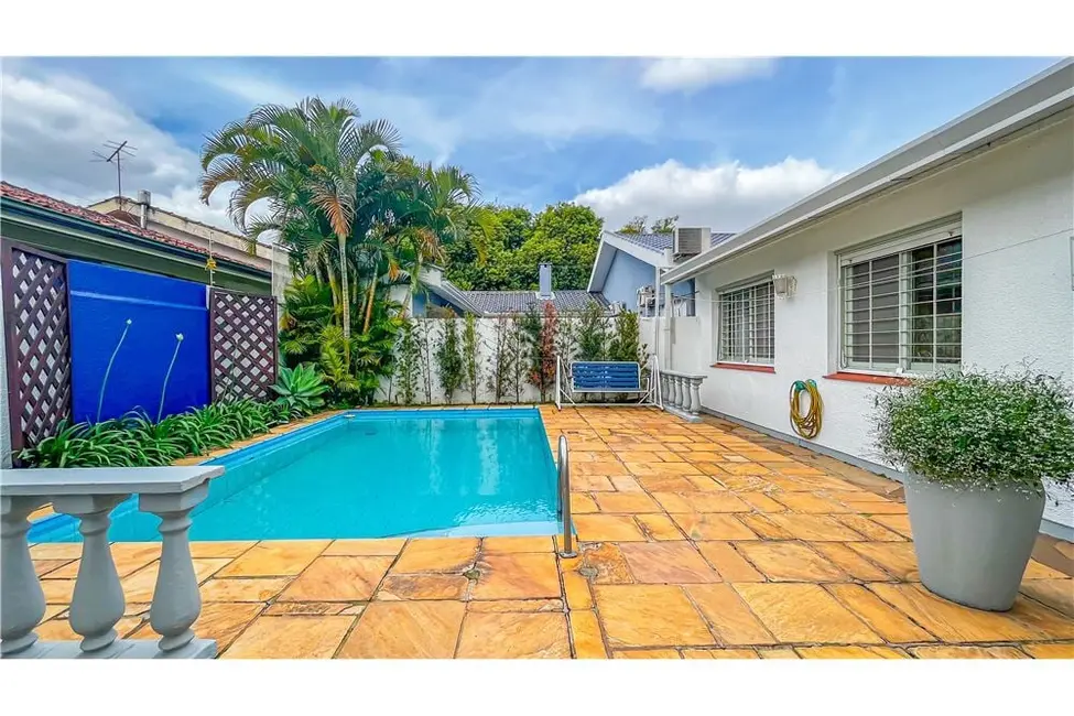 Casa com 3 quartos à venda, 202m2 em Porto Alegre - RS - imagem 8 Foto 8 de Casa com 3 quartos à venda, 202m2 em Porto Alegre - RS