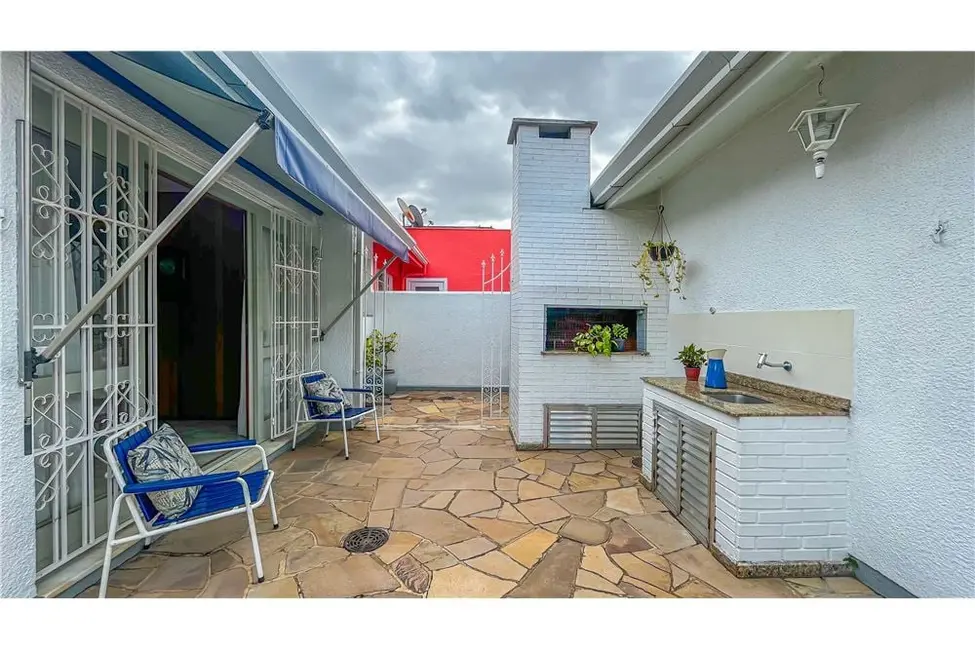 Casa com 3 quartos à venda, 202m2 em Porto Alegre - RS - imagem 6 Foto 6 de Casa com 3 quartos à venda, 202m2 em Porto Alegre - RS