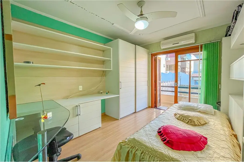 Foto 8 de Casa com 3 quartos à venda, 255m2 em Jardim Itu, Porto Alegre - RS