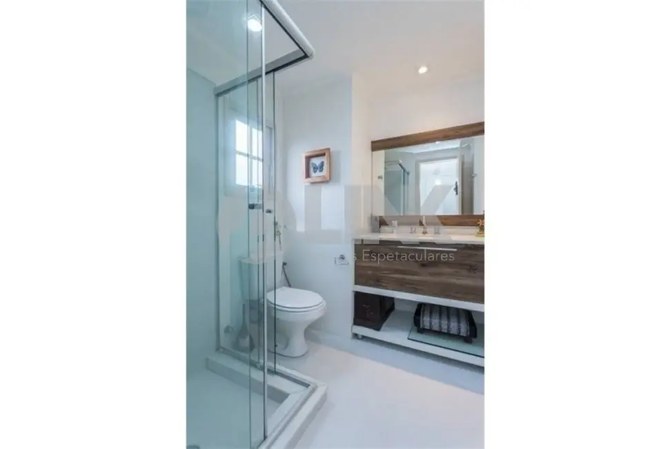 Apartamento com 4 quartos à venda, 153m2 em Moinhos de Vento, Porto Alegre - RS - imagem 8 Foto 8 de Apartamento com 4 quartos à venda, 153m2 em Moinhos de Vento, Porto Alegre - RS