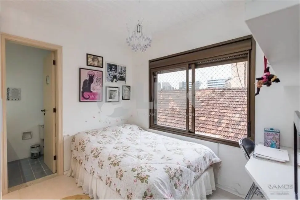 Apartamento com 4 quartos à venda, 153m2 em Moinhos de Vento, Porto Alegre - RS - imagem 9 Foto 9 de Apartamento com 4 quartos à venda, 153m2 em Moinhos de Vento, Porto Alegre - RS