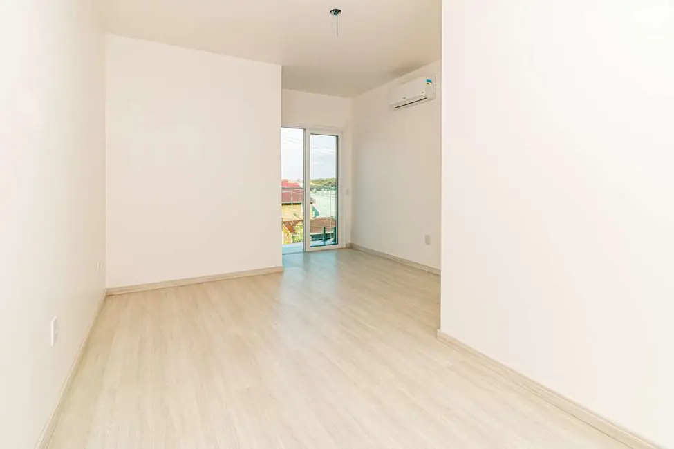 Casa com 3 quartos à venda, 110m2 em Mário Quintana, Porto Alegre - RS - imagem 2 Foto 2 de Casa com 3 quartos à venda, 110m2 em Mário Quintana, Porto Alegre - RS