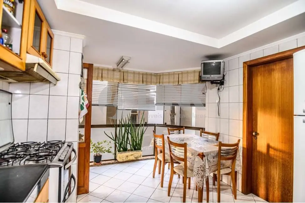 Foto 9 de Apartamento com 3 quartos à venda, 262m2 em Auxiliadora, Porto Alegre - RS