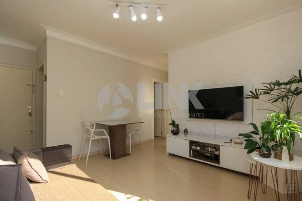 Apartamento com 2 quartos à venda, 51m2 em Cristal, Porto Alegre - RS - imagem 3 Foto 3 de Apartamento com 2 quartos à venda, 51m2 em Cristal, Porto Alegre - RS