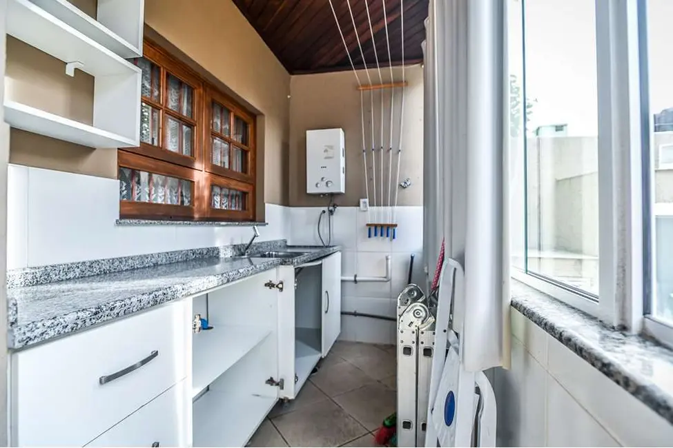 Casa com 3 quartos à venda, 152m2 em Hípica, Porto Alegre - RS - imagem 6 Foto 6 de Casa com 3 quartos à venda, 152m2 em Hípica, Porto Alegre - RS