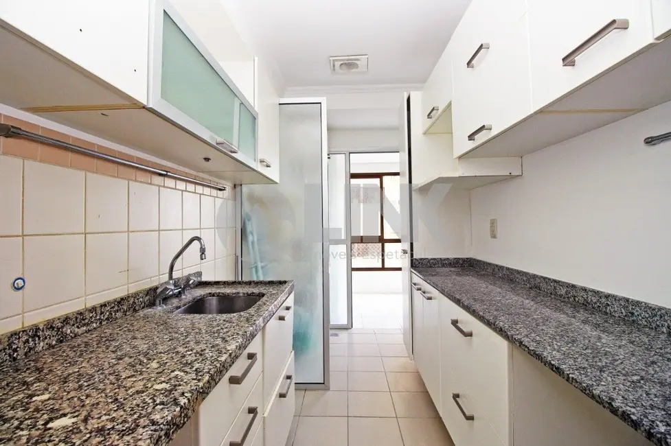 Apartamento com 3 quartos à venda, 89m2 em Vila Ipiranga, Porto Alegre - RS - imagem 8 Foto 8 de Apartamento com 3 quartos à venda, 89m2 em Vila Ipiranga, Porto Alegre - RS