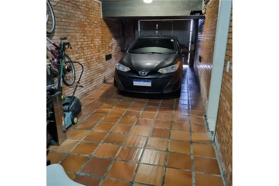 Casa com 4 quartos à venda, 320m2 em Teresópolis, Porto Alegre - RS - imagem 3 Foto 3 de Casa com 4 quartos à venda, 320m2 em Teresópolis, Porto Alegre - RS