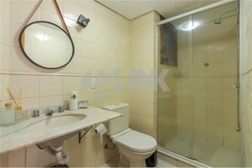 Apartamento com 2 quartos à venda, 74m2 em Praia de Belas, Porto Alegre - RS - imagem 8 Foto 8 de Apartamento com 2 quartos à venda, 74m2 em Praia de Belas, Porto Alegre - RS