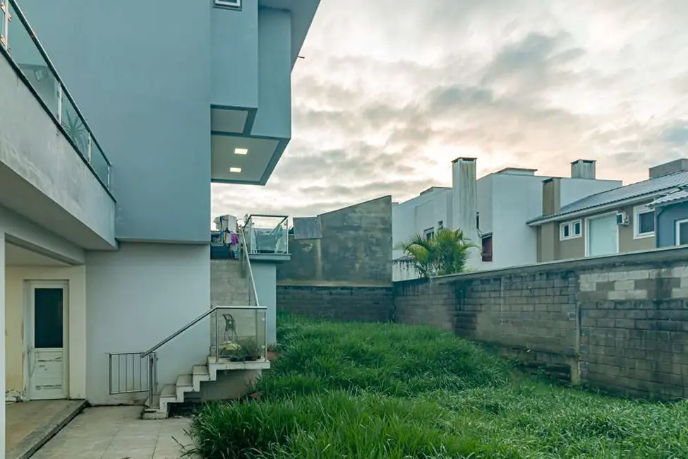 Casa com 3 quartos à venda, 380m2 em Mário Quintana, Porto Alegre - RS - imagem 4 Foto 4 de Casa com 3 quartos à venda, 380m2 em Mário Quintana, Porto Alegre - RS