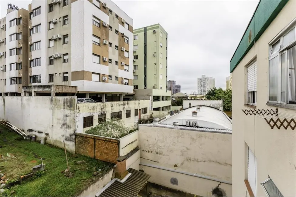 Apartamento com 1 quarto à venda, 32m2 em Passo da Areia, Porto Alegre - RS - imagem 4 Foto 4 de Apartamento com 1 quarto à venda, 32m2 em Passo da Areia, Porto Alegre - RS