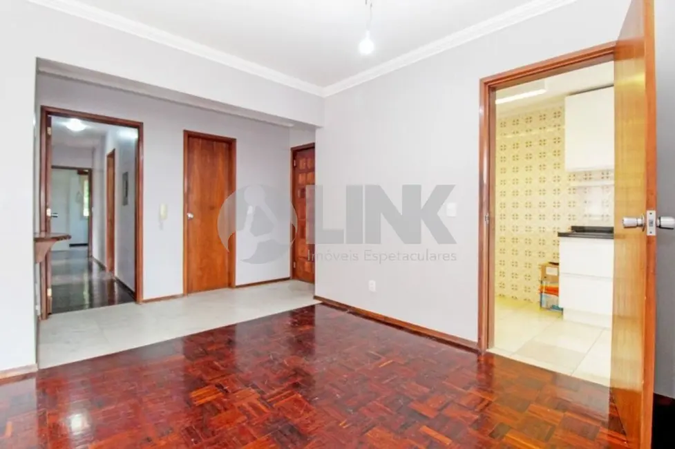 Apartamento com 3 quartos à venda, 165m2 em Moinhos de Vento, Porto Alegre - RS - imagem 7 Foto 7 de Apartamento com 3 quartos à venda, 165m2 em Moinhos de Vento, Porto Alegre - RS