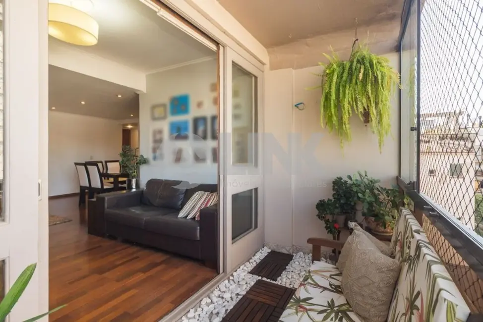 Apartamento com 3 quartos à venda, 110m2 em Moinhos de Vento, Porto Alegre - RS - imagem 9 Foto 9 de Apartamento com 3 quartos à venda, 110m2 em Moinhos de Vento, Porto Alegre - RS