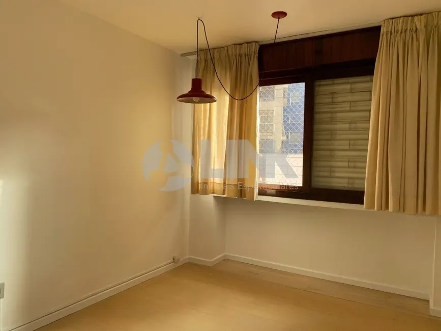 Apartamento com 1 quarto à venda, 45m2 em Higienópolis, Porto Alegre - RS - imagem 4 Foto 4 de Apartamento com 1 quarto à venda, 45m2 em Higienópolis, Porto Alegre - RS