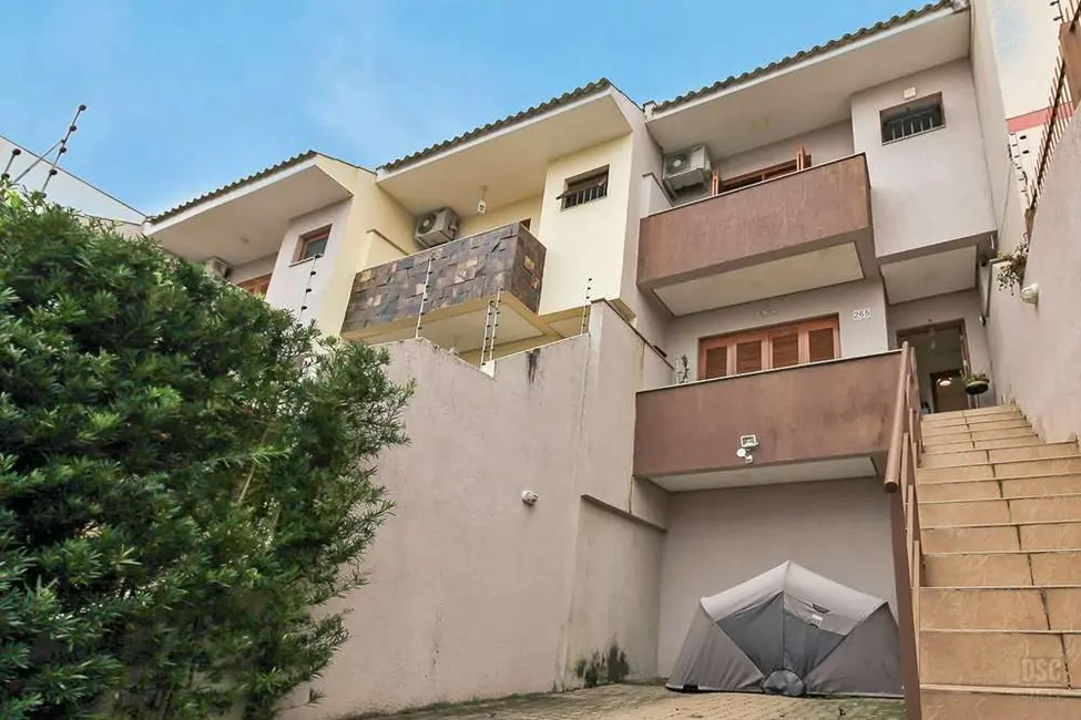 Casa com 3 quartos à venda, 167m2 em Espírito Santo, Porto Alegre - RS - imagem 3 Foto 3 de Casa com 3 quartos à venda, 167m2 em Espírito Santo, Porto Alegre - RS