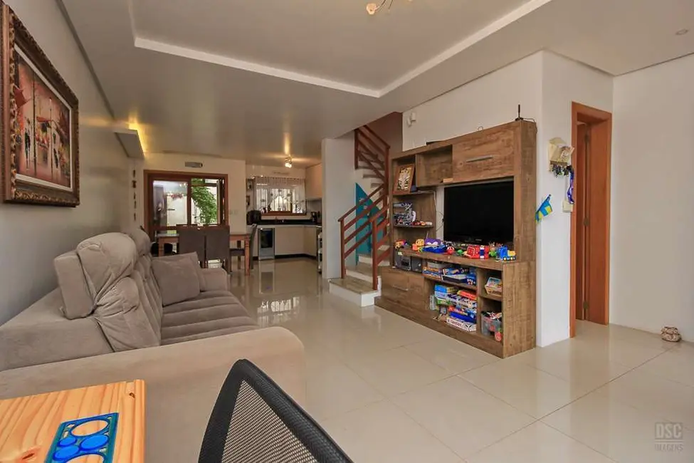 Casa com 3 quartos à venda, 167m2 em Espírito Santo, Porto Alegre - RS - imagem 1 Foto 1 de Casa com 3 quartos à venda, 167m2 em Espírito Santo, Porto Alegre - RS