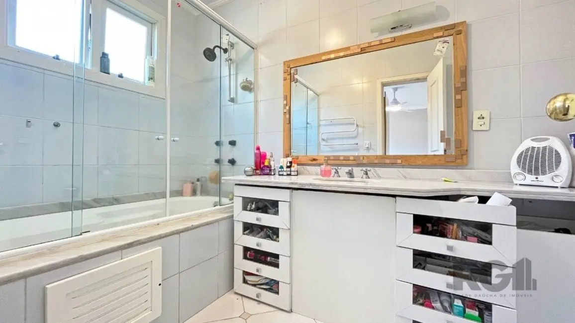 Casa de Condomínio com 3 quartos à venda, 202m2 em Santa Tereza, Porto Alegre - RS - imagem 5 Foto 5 de Casa de Condomínio com 3 quartos à venda, 202m2 em Santa Tereza, Porto Alegre - RS