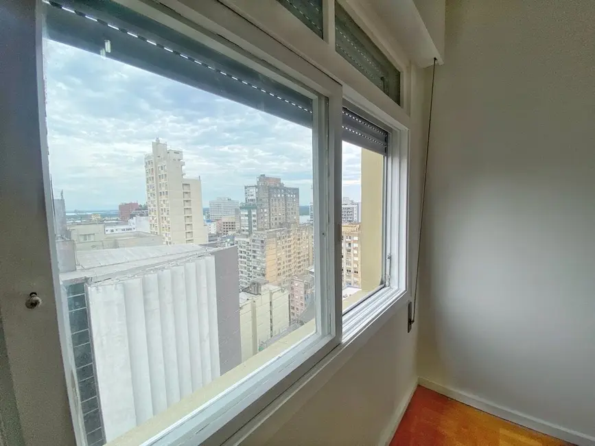 Apartamento com 1 quarto à venda, 46m2 em Centro Histórico, Porto Alegre - RS - imagem 2 Foto 2 de Apartamento com 1 quarto à venda, 46m2 em Centro Histórico, Porto Alegre - RS