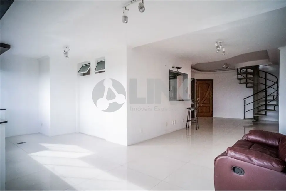 Apartamento com 3 quartos à venda, 255m2 em Porto Alegre - RS - imagem 6 Foto 6 de Apartamento com 3 quartos à venda, 255m2 em Porto Alegre - RS