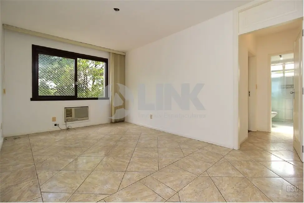 Foto 1 de Apartamento com 2 quartos à venda, 77m2 em Santa Cecília, Porto Alegre - RS