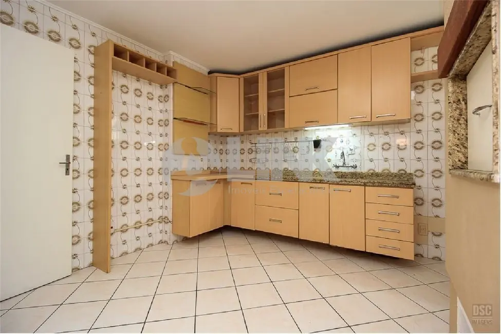 Apartamento com 2 quartos à venda, 77m2 em Santa Cecília, Porto Alegre - RS - imagem 5 Foto 5 de Apartamento com 2 quartos à venda, 77m2 em Santa Cecília, Porto Alegre - RS