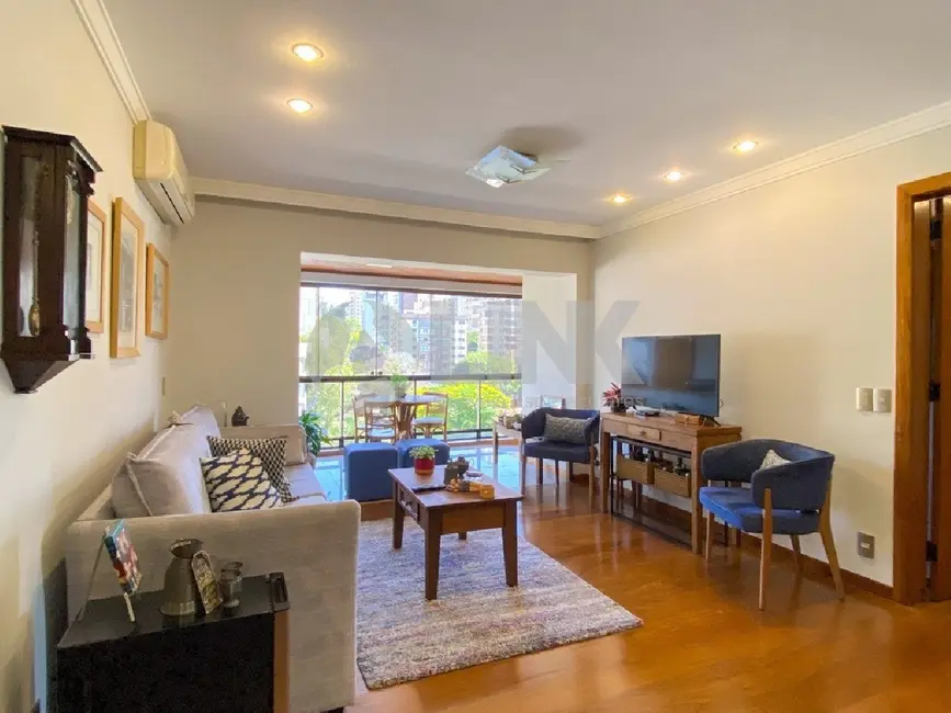 Apartamento com 3 quartos à venda, 141m2 em Moinhos de Vento, Porto Alegre - RS - imagem 3 Foto 3 de Apartamento com 3 quartos à venda, 141m2 em Moinhos de Vento, Porto Alegre - RS