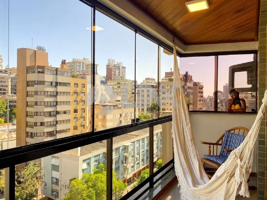 Apartamento com 3 quartos à venda, 141m2 em Moinhos de Vento, Porto Alegre - RS - imagem 6 Foto 6 de Apartamento com 3 quartos à venda, 141m2 em Moinhos de Vento, Porto Alegre - RS
