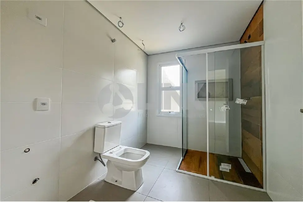 Casa com 3 quartos à venda, 240m2 em Jardim Sabará, Porto Alegre - RS - imagem 9 Foto 9 de Casa com 3 quartos à venda, 240m2 em Jardim Sabará, Porto Alegre - RS