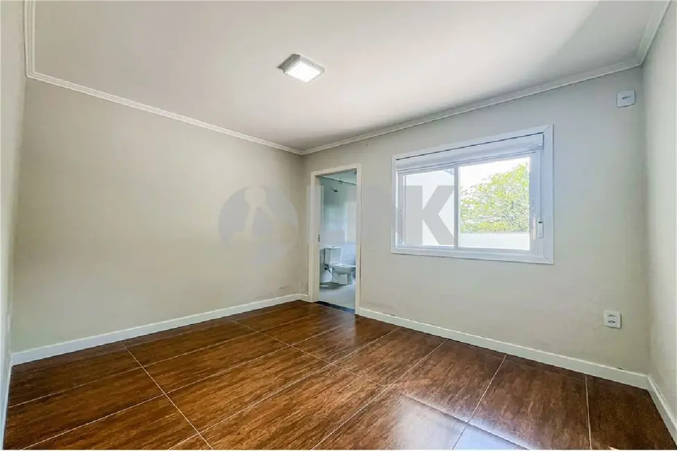 Casa com 3 quartos à venda, 240m2 em Jardim Sabará, Porto Alegre - RS - imagem 5 Foto 5 de Casa com 3 quartos à venda, 240m2 em Jardim Sabará, Porto Alegre - RS