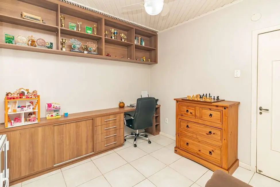 Apartamento com 3 quartos à venda, 100m2 em Petrópolis, Porto Alegre - RS - imagem 7 Foto 7 de Apartamento com 3 quartos à venda, 100m2 em Petrópolis, Porto Alegre - RS