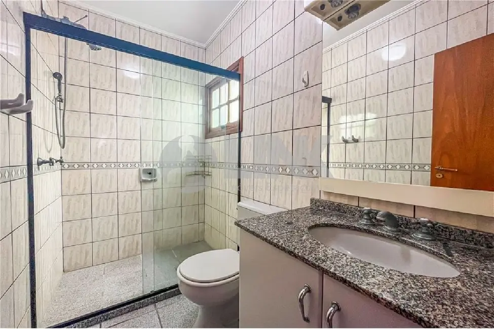 Casa com 4 quartos à venda, 224m2 em Vila Ipiranga, Porto Alegre - RS - imagem 4 Foto 4 de Casa com 4 quartos à venda, 224m2 em Vila Ipiranga, Porto Alegre - RS