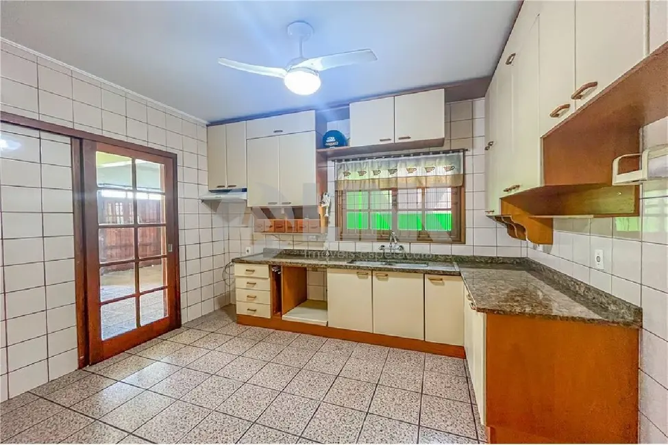 Casa com 4 quartos à venda, 224m2 em Vila Ipiranga, Porto Alegre - RS - imagem 6 Foto 6 de Casa com 4 quartos à venda, 224m2 em Vila Ipiranga, Porto Alegre - RS