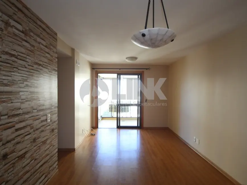 Foto 3 de Apartamento com 2 quartos à venda, 72m2 em Passo da Areia, Porto Alegre - RS