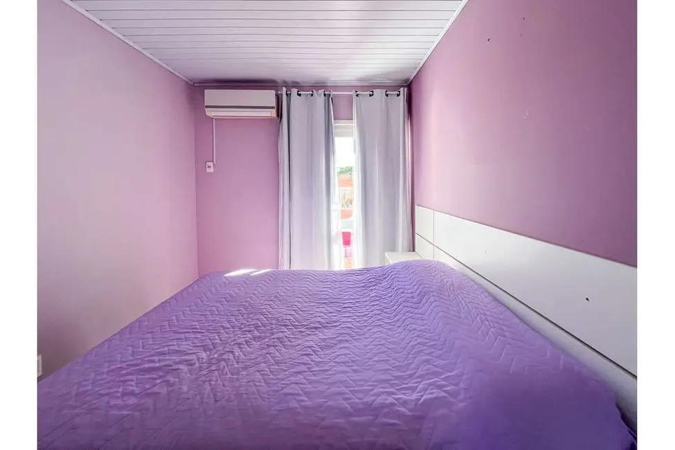 Casa com 2 quartos à venda, 76m2 em Nossa Senhora das Graças, Canoas - RS - imagem 8 Foto 8 de Casa com 2 quartos à venda, 76m2 em Nossa Senhora das Graças, Canoas - RS