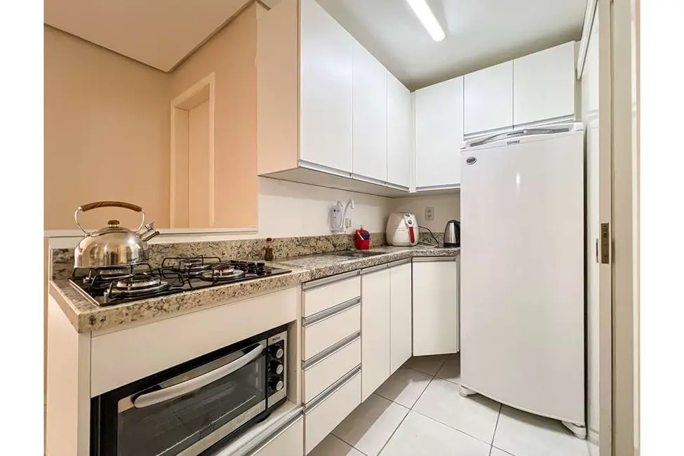Casa com 2 quartos à venda, 76m2 em Nossa Senhora das Graças, Canoas - RS - imagem 3 Foto 3 de Casa com 2 quartos à venda, 76m2 em Nossa Senhora das Graças, Canoas - RS