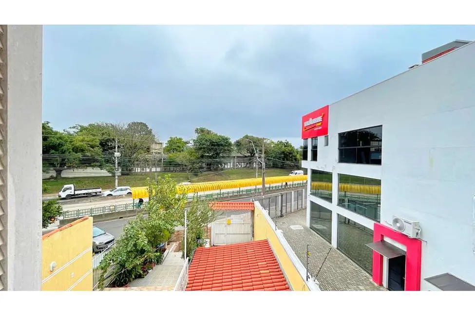 Casa com 2 quartos à venda, 320m2 em Partenon, Porto Alegre - RS - imagem 3 Foto 3 de Casa com 2 quartos à venda, 320m2 em Partenon, Porto Alegre - RS