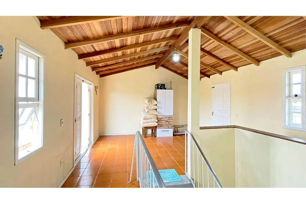 Casa com 2 quartos à venda, 320m2 em Partenon, Porto Alegre - RS - imagem 4 Foto 4 de Casa com 2 quartos à venda, 320m2 em Partenon, Porto Alegre - RS