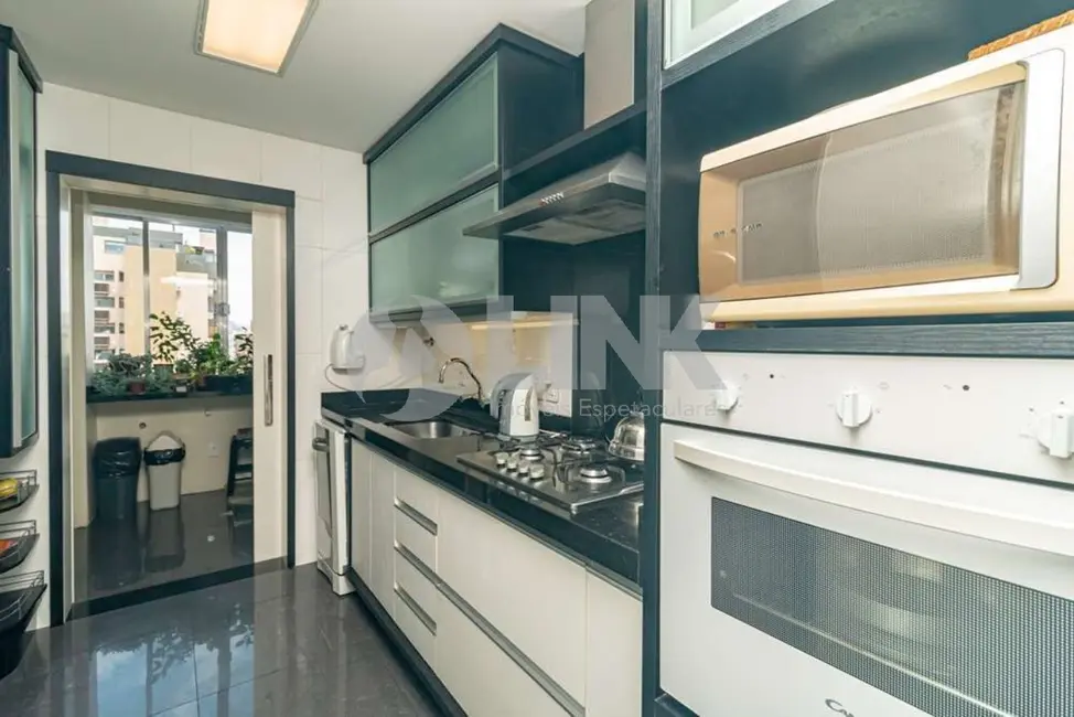 Apartamento com 3 quartos à venda, 113m2 em Petrópolis, Porto Alegre - RS - imagem 7 Foto 7 de Apartamento com 3 quartos à venda, 113m2 em Petrópolis, Porto Alegre - RS