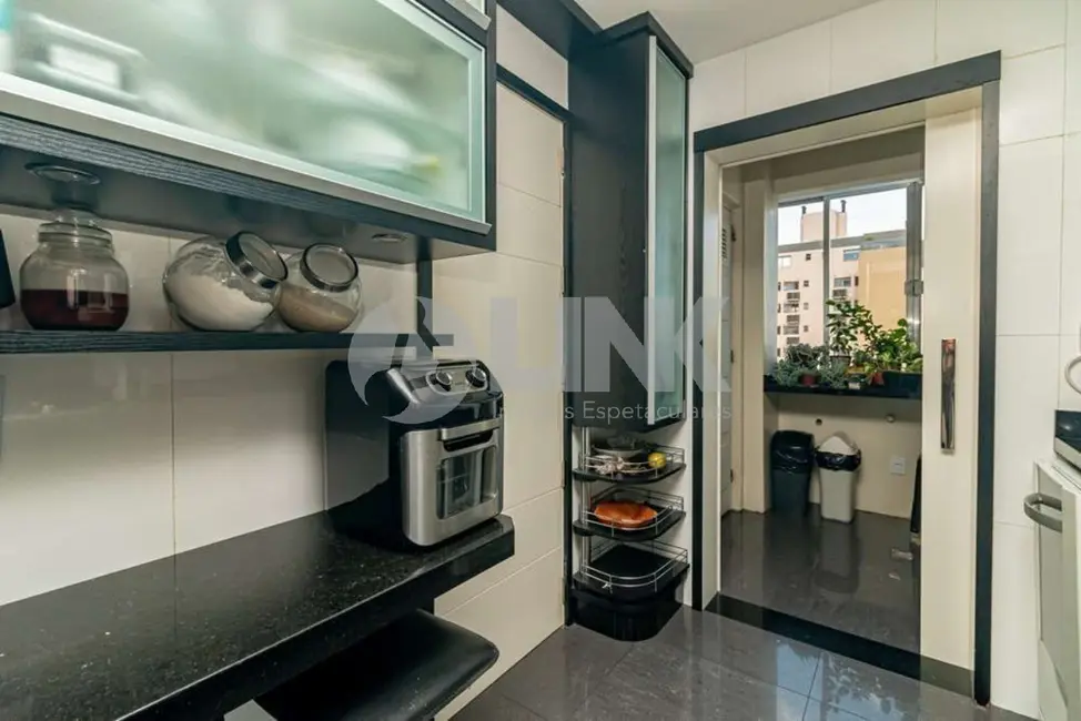 Apartamento com 3 quartos à venda, 113m2 em Petrópolis, Porto Alegre - RS - imagem 8 Foto 8 de Apartamento com 3 quartos à venda, 113m2 em Petrópolis, Porto Alegre - RS