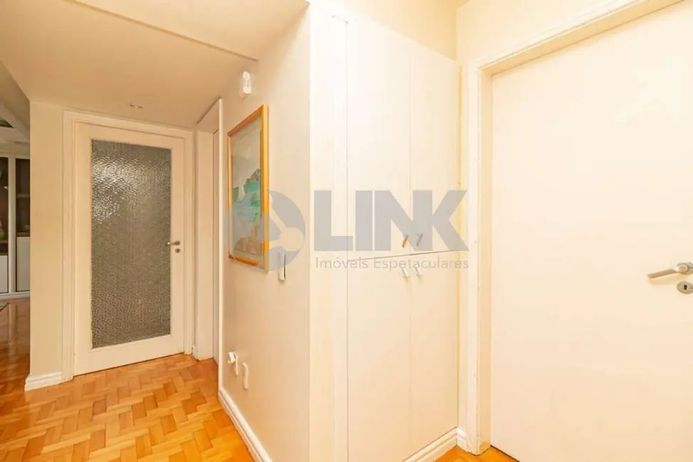 Apartamento com 3 quartos à venda, 113m2 em Petrópolis, Porto Alegre - RS - imagem 6 Foto 6 de Apartamento com 3 quartos à venda, 113m2 em Petrópolis, Porto Alegre - RS