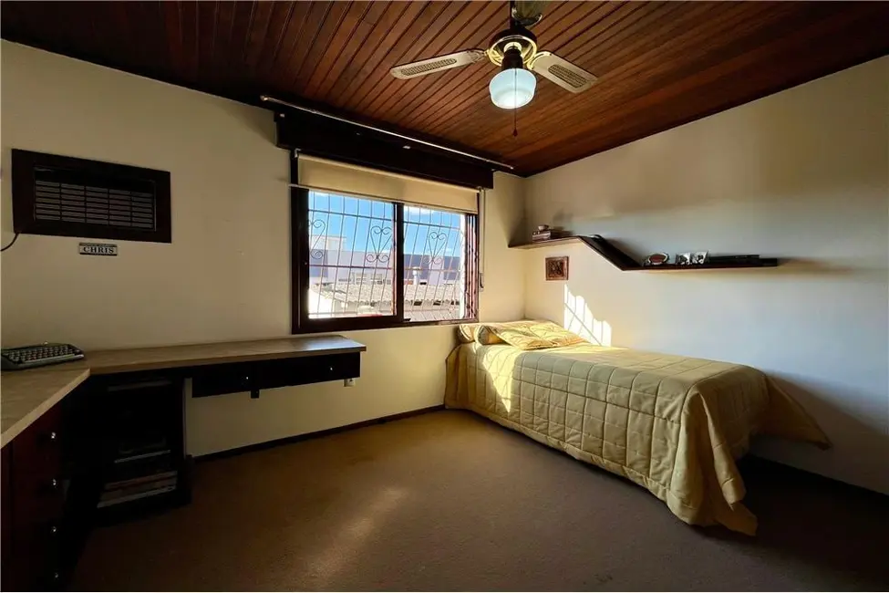 Foto 6 de Casa com 3 quartos à venda, 300m2 em Jardim Carvalho, Porto Alegre - RS