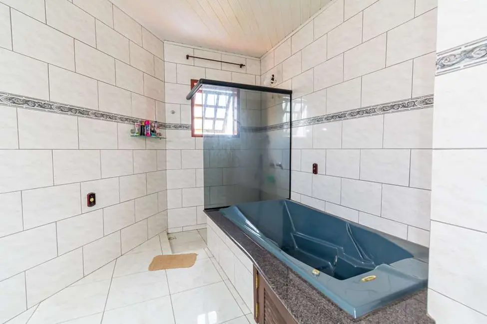 Casa com 4 quartos à venda, 203m2 em Nossa Senhora das Graças, Canoas - RS - imagem 3 Foto 3 de Casa com 4 quartos à venda, 203m2 em Nossa Senhora das Graças, Canoas - RS