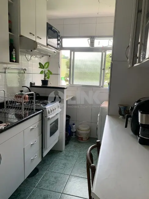 Apartamento com 2 quartos à venda, 55m2 em Passo da Areia, Porto Alegre - RS - imagem 4 Foto 4 de Apartamento com 2 quartos à venda, 55m2 em Passo da Areia, Porto Alegre - RS