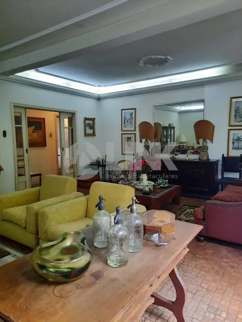 Apartamento com 3 quartos à venda, 220m2 em Moinhos de Vento, Porto Alegre - RS - imagem 6 Foto 6 de Apartamento com 3 quartos à venda, 220m2 em Moinhos de Vento, Porto Alegre - RS