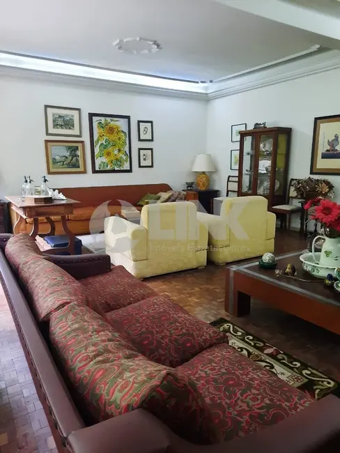 Apartamento com 3 quartos à venda, 220m2 em Moinhos de Vento, Porto Alegre - RS - imagem 5 Foto 5 de Apartamento com 3 quartos à venda, 220m2 em Moinhos de Vento, Porto Alegre - RS